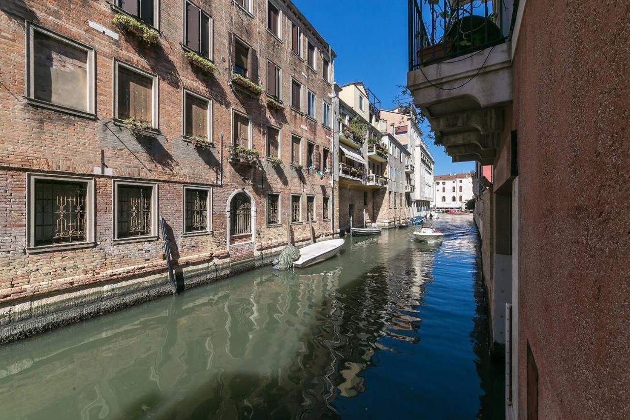 Behind On The Canalside Venecia Exterior foto
